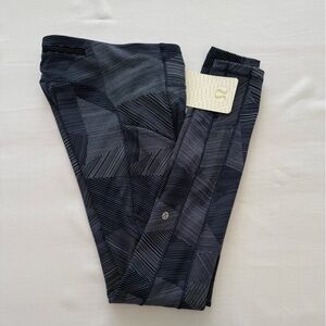Lululemon Speed Up Tight | Size 4 | Geometric Stripe Print | NWT | Side Pockets